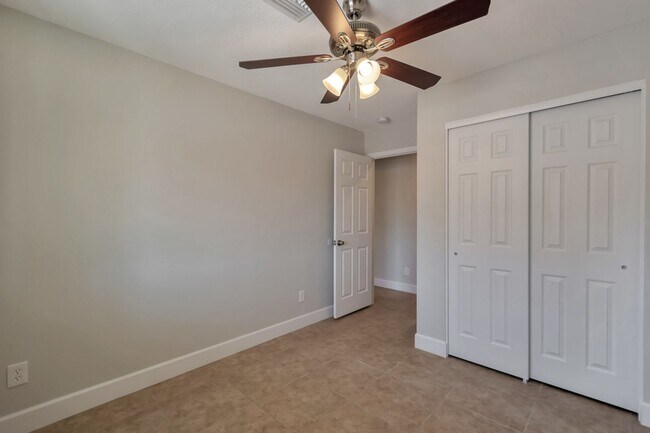 Building Photo - 6 BED HOUSE CLOSE TO ASU CAMPUS