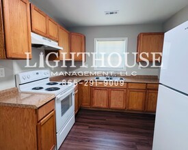 Building Photo - 5118 Woodglen Dr NW