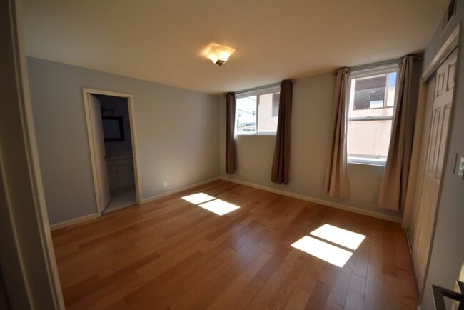Building Photo - Call to Schedule Your Tour Today!!