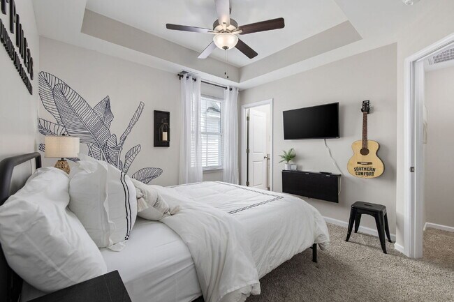 Building Photo - Fully Furnished Home in The Parks