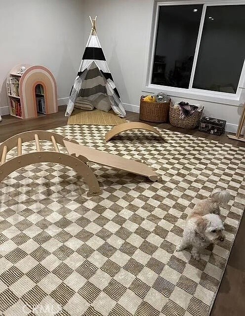 Building Photo - 6832 Loyola Dr