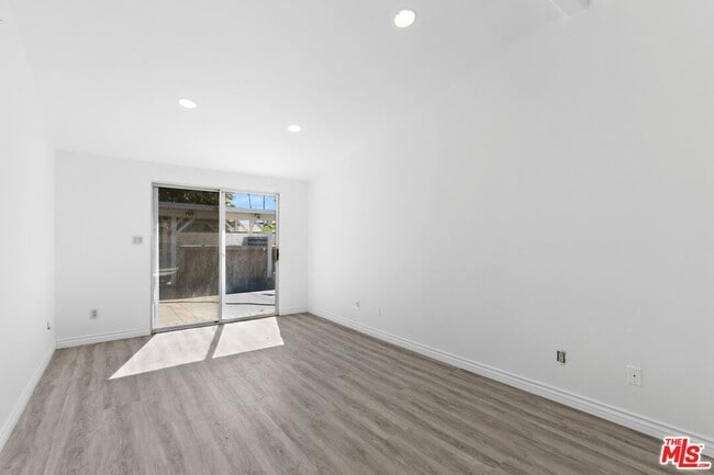Building Photo - 20500 Archwood St