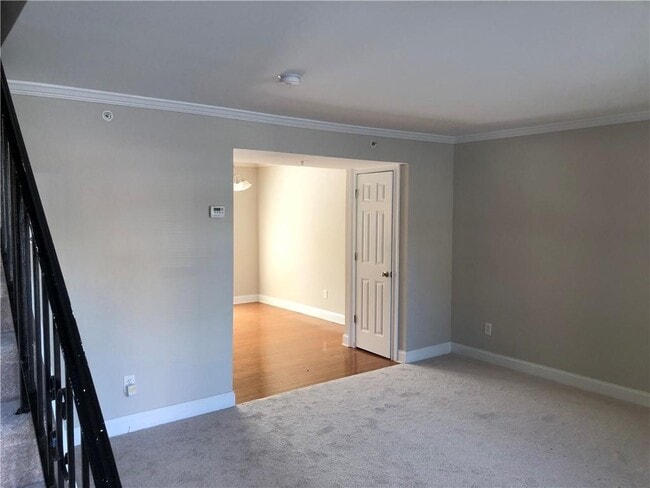 Building Photo - 16 Villa Ct SE