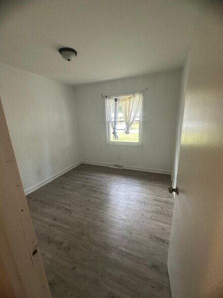 Building Photo - 924 Carrington Dr