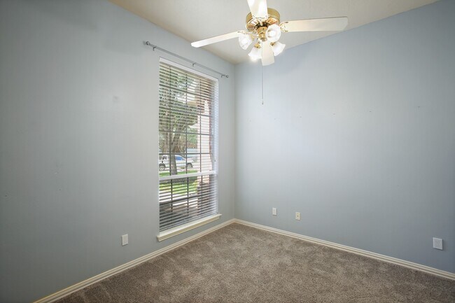 Building Photo - 8305 Spinnaker Bay Ln