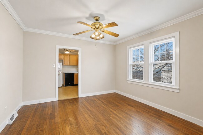 Building Photo - 6-Bedroom Rental Near TCNJ | Spacious Layout, Parking, Yard & Deck