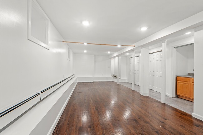 Building Photo - 56 Highwood Terrace