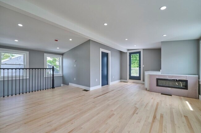 Building Photo - 97 Oakton Ave