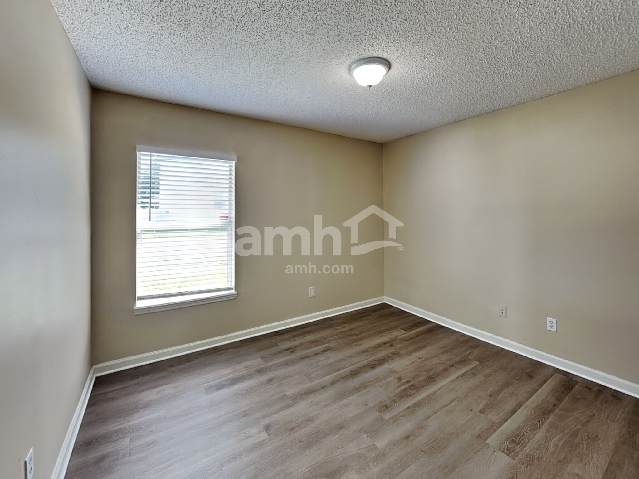 Building Photo - 9213 Prosperity Lake Dr