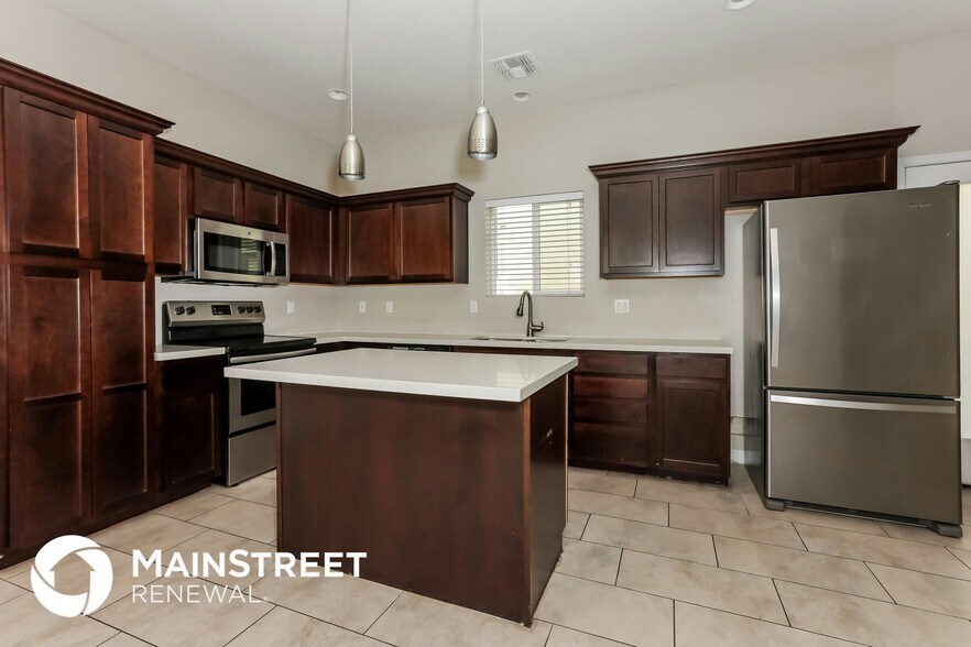 Building Photo - 2000 N 36th St