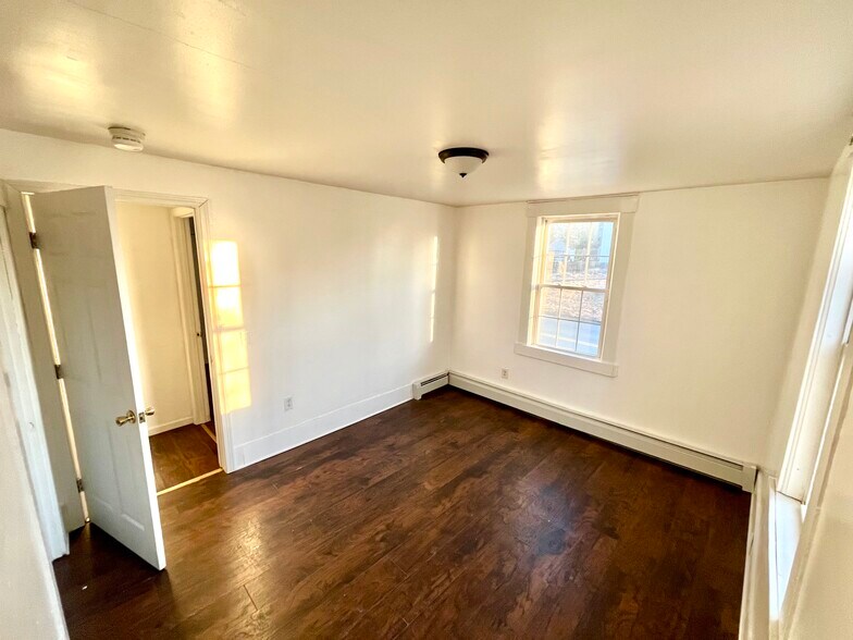 Building Photo - 115 Summer St