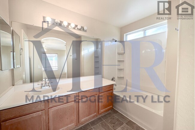 Building Photo - 3Bed/2Bath Home at Northern/107th Ave! $199 MOVE-IN SPECIAL! Ready for Immediate Move-In!