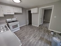 Building Photo - Allison Park - 2 BR Duplex, Garage/Driveway, AC!