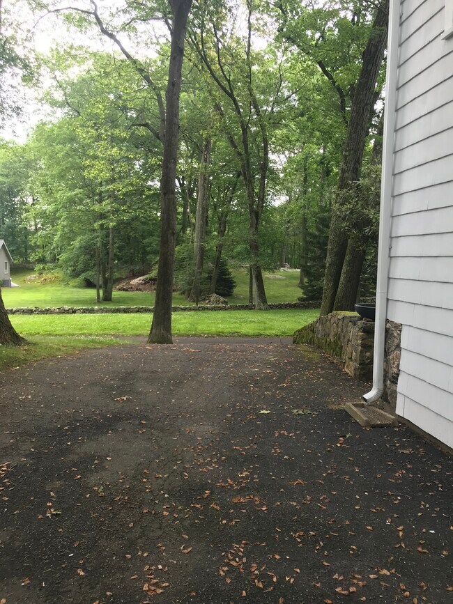 Building Photo - 367 Briar Brae Rd