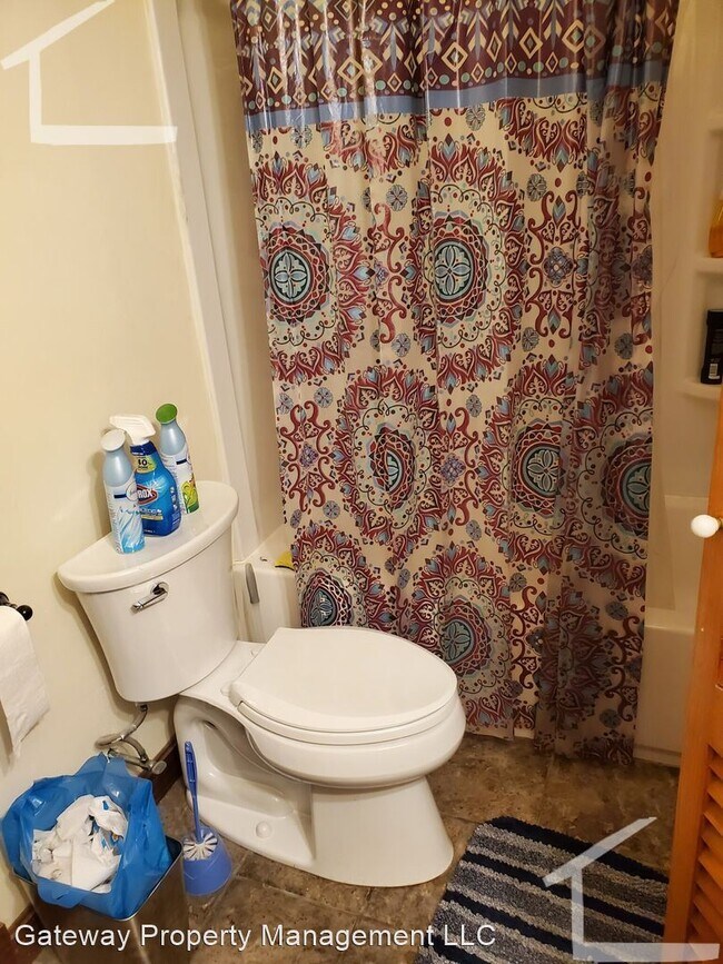 Building Photo - 4 br, 2 bath House - 173 Babcock St #1