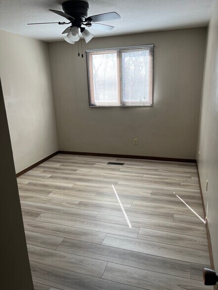 Building Photo - 1507 S Maple St