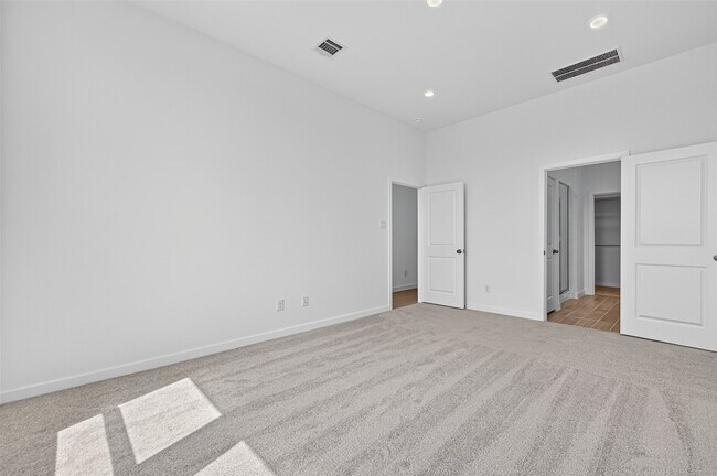 Building Photo - 27423 Sunterra Village Dr