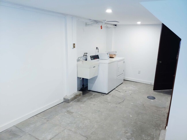 Building Photo - 455 Grand Ave