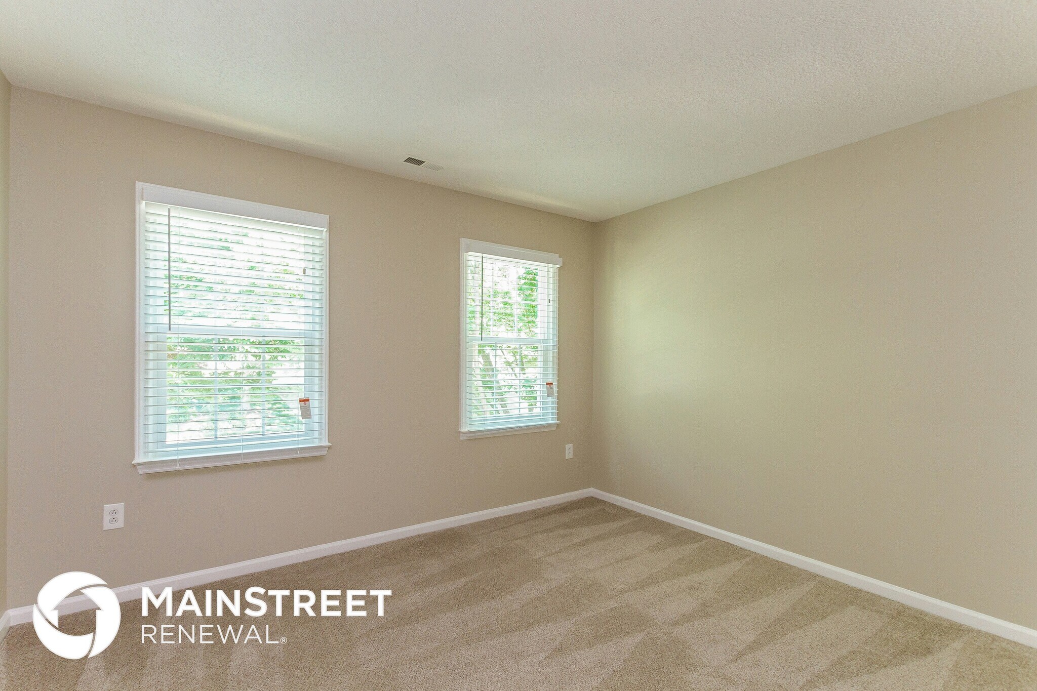 Building Photo - 6232 Hickory Cove Ln