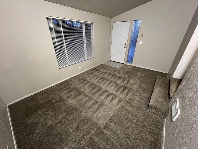 Building Photo - 100 S Davies Rd