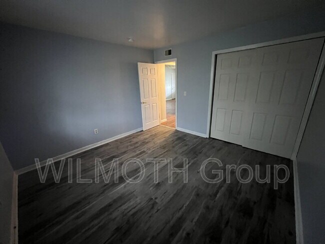 Building Photo - 1316 Millerwood Dr