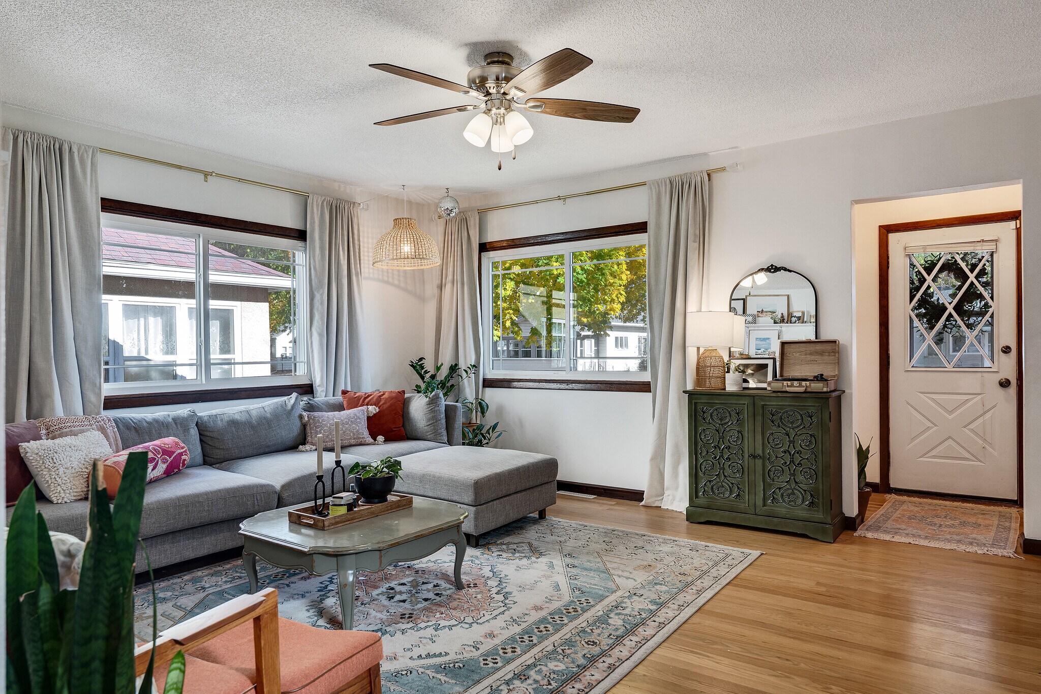 Building Photo - 2015 Wood St