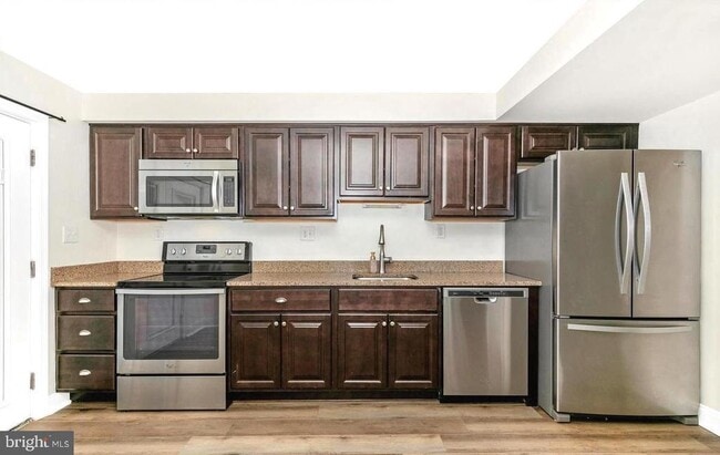 Building Photo - 459 Arwell Ct