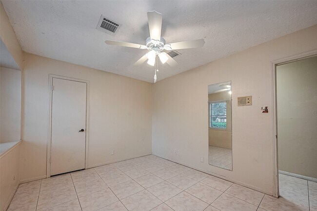 Building Photo - 9318 Benning Dr