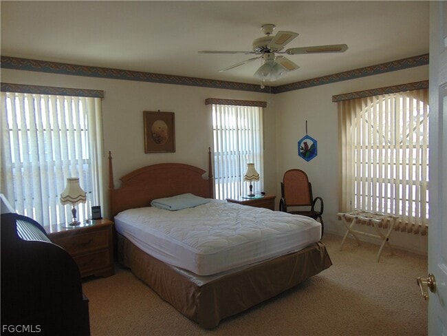 Building Photo - 1092 Riverbend Dr