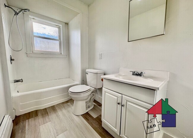 Building Photo - 94 Malletts Bay Ave