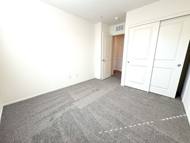 Building Photo - 4828 Ava Ridge Ave