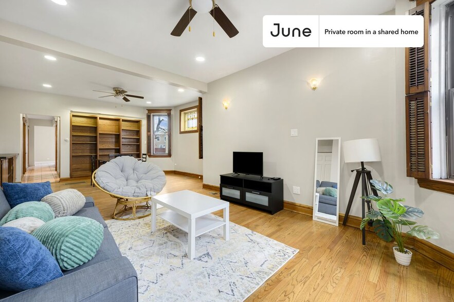 Building Photo - Room in Shared 2 bed/2 bath home