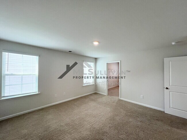 Building Photo - 2932 Egert Dr