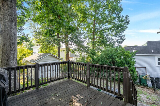 Building Photo - 1608 Onslow Dr