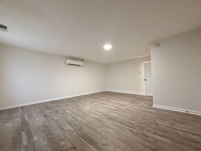 Building Photo - FOR RENT – Newly Remodeled 4 Bedroom / 2 Bath Home