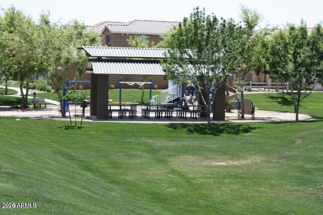 Building Photo - 3775 E Santa Fe Ln