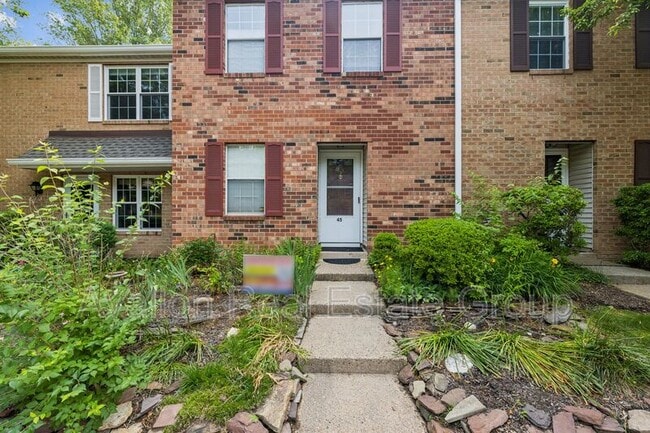 Building Photo - 45 Sycamore Ct
