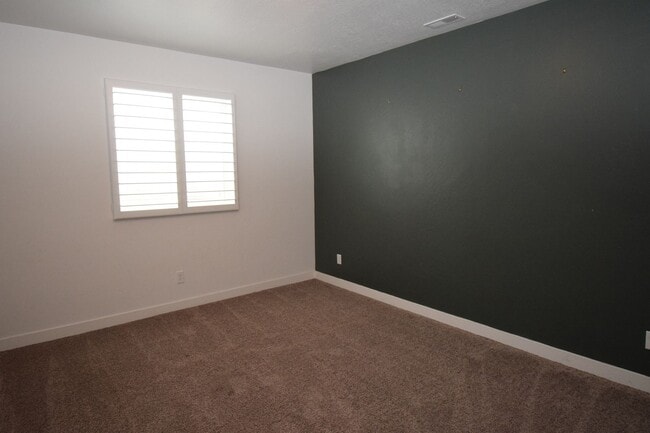 Building Photo - Gorgeous 5 Bed 3 Bath home in Herriman!!!