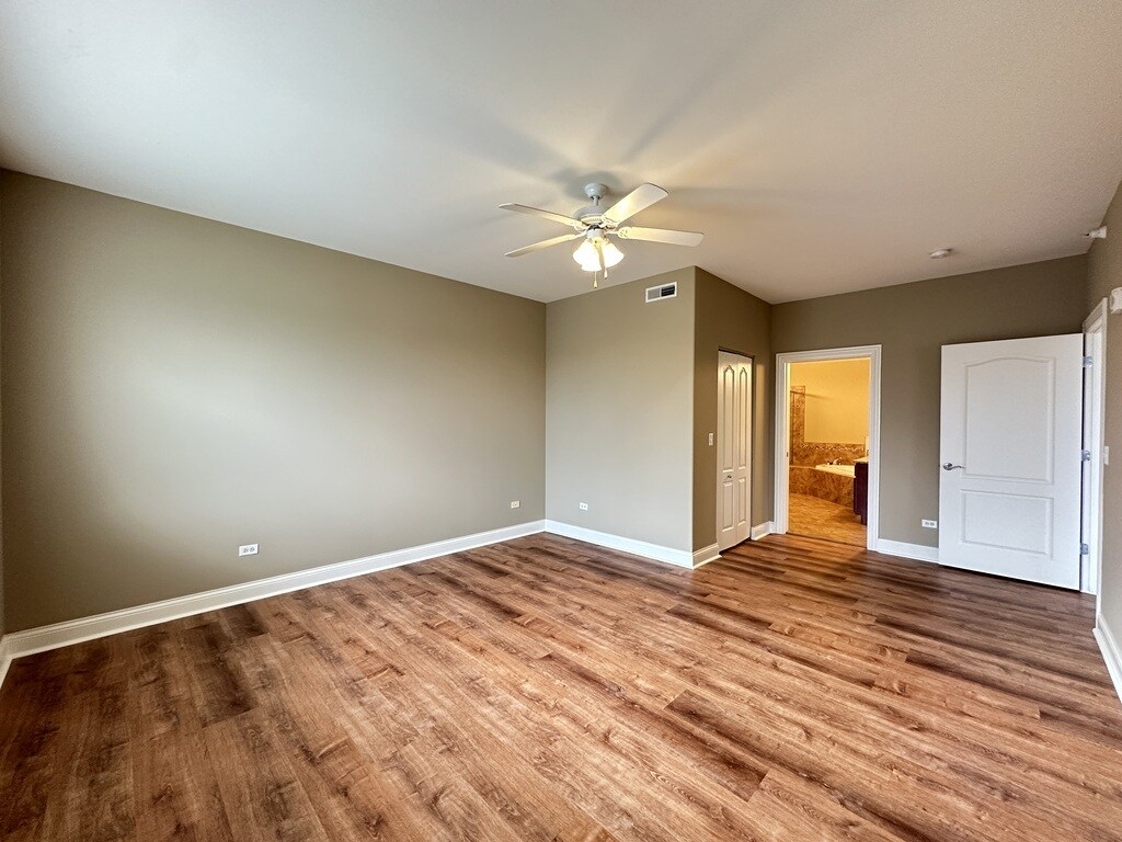 Building Photo - 2 Itasca Place