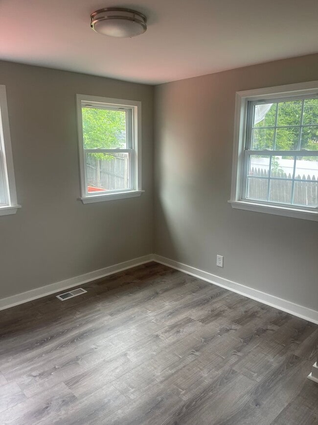 Building Photo - 4803 Paulson Dr