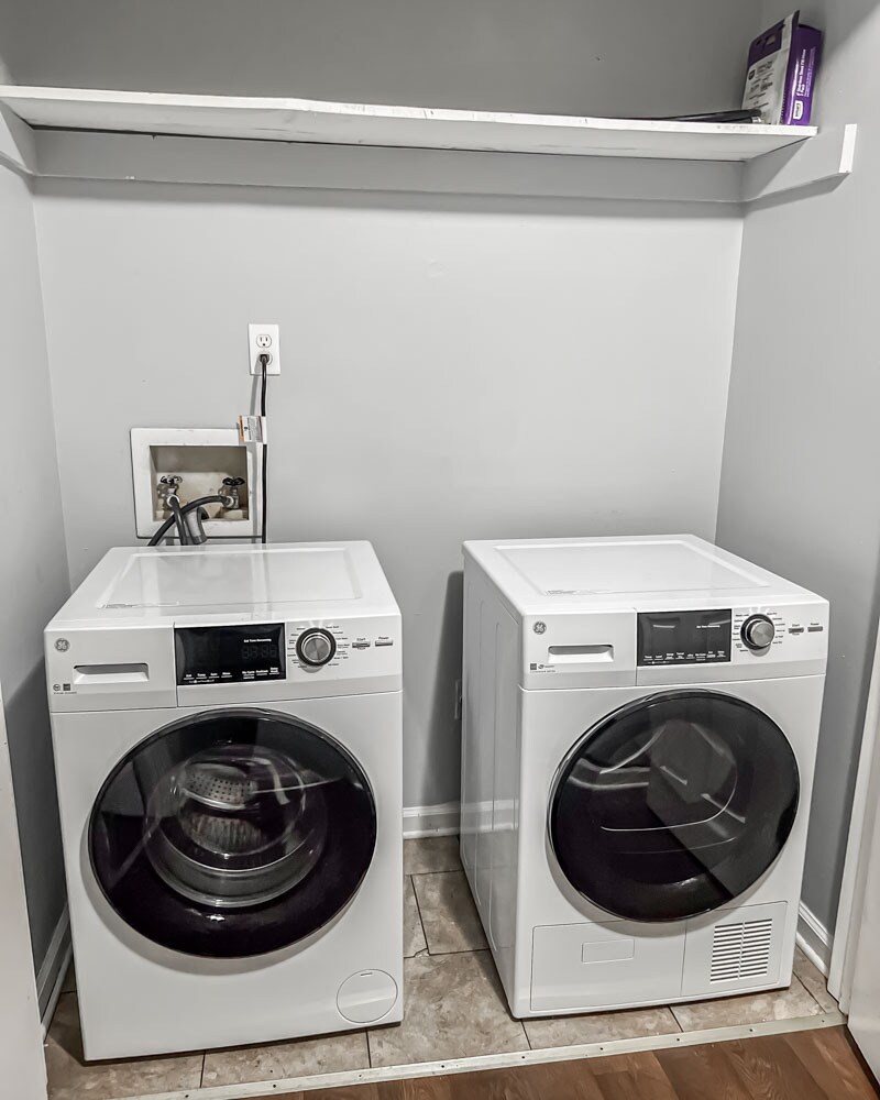 Wash & Dryer Unit Included - 4320 Bona Ct