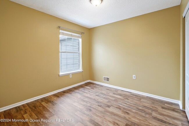 Building Photo - 707 Hatchery Ct
