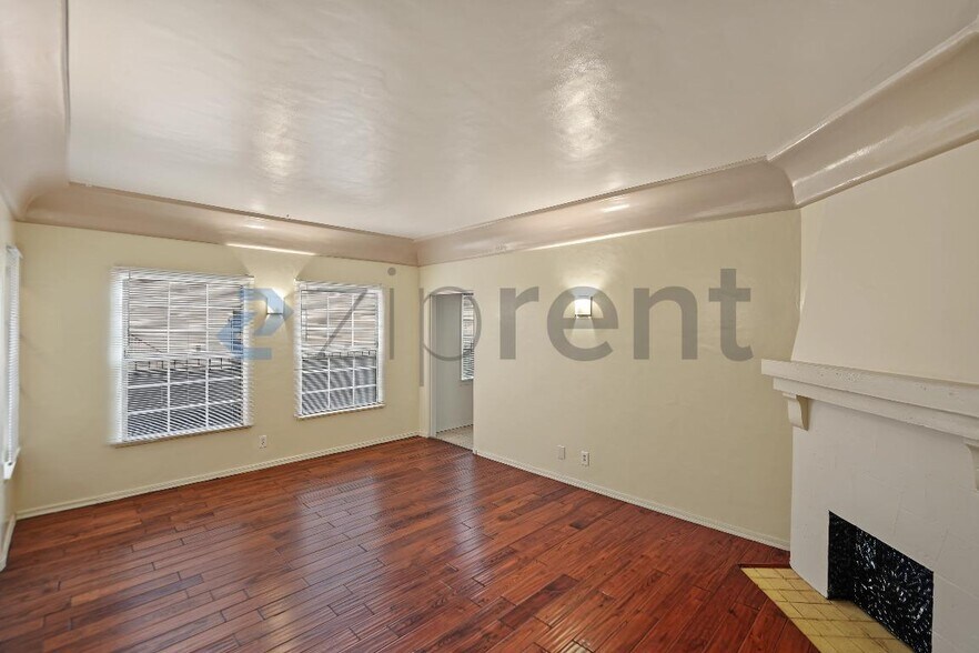 Building Photo - Unit 4268