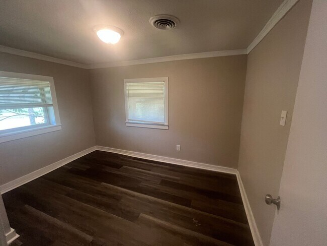 Building Photo - 4 Br 2 Bath Home for rent in NLR