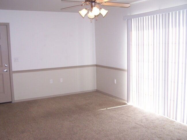 living room - 202 E Crockett St