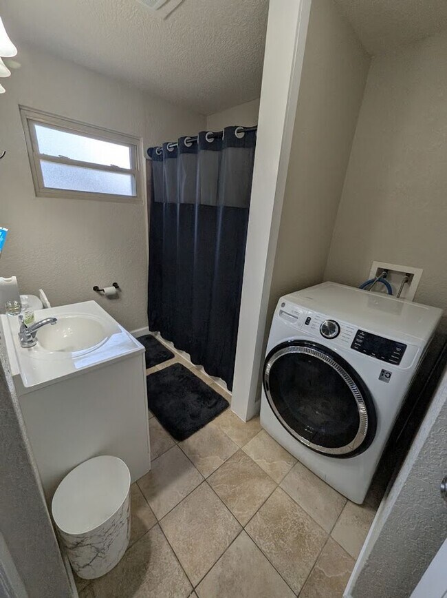 Building Photo - 1235Palm Dr., Orange, TX 77630