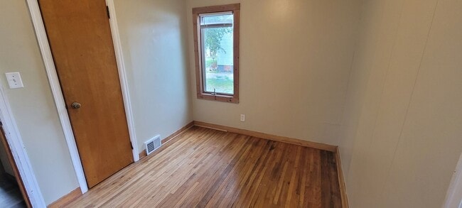 Building Photo - Single Family Home