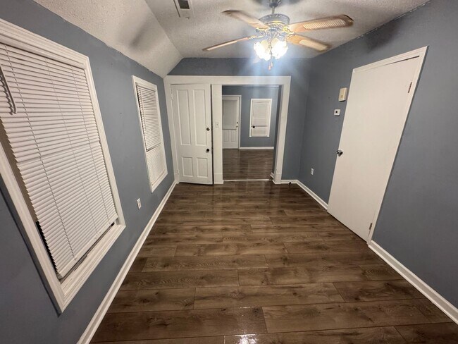 Building Photo - 7602 Wentworth Ave