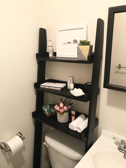 Building Photo - 1880 Commonwealth Ave