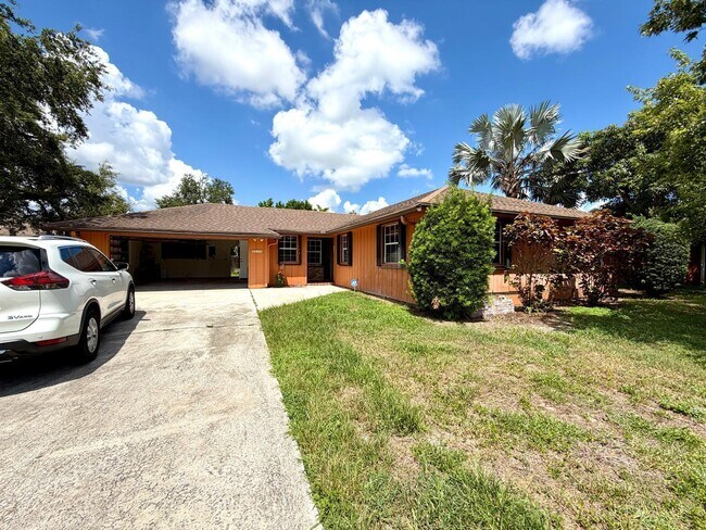 Building Photo - 1235 Rowayton Cir